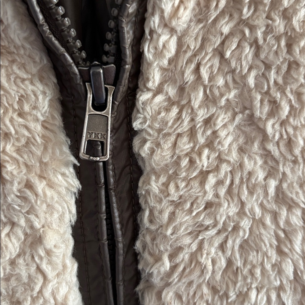 Patagonia Cream Sherpa Fleece Jacket - Picture 4 of 13